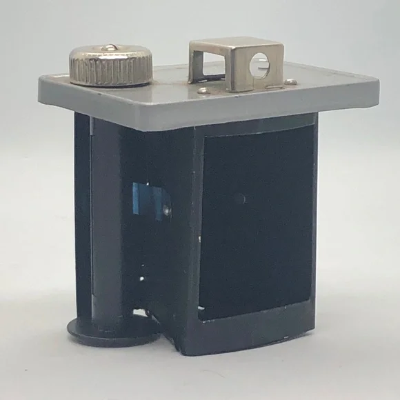 Vintage Box Camera “Rocket Camera” - Picture 8 of 9